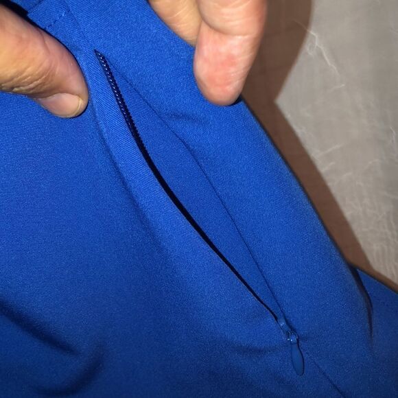 Jockey XL Classic Fit Collection 4 Pocket Solid Royal Blue Scrub Top - Picture 10 of 14